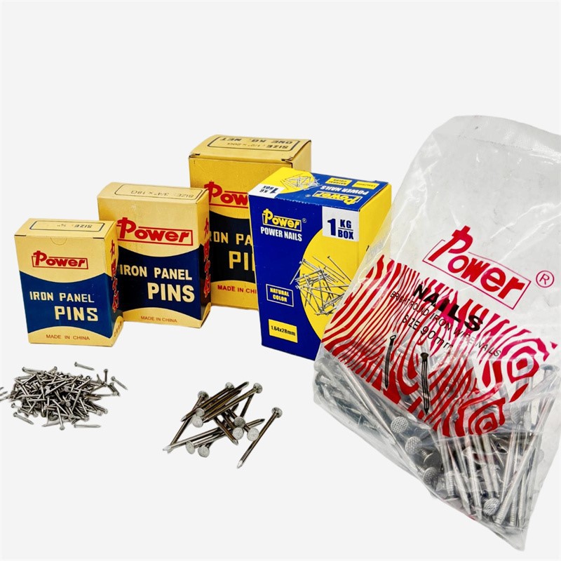 Clous en fil d'acier emballés dans une boîte